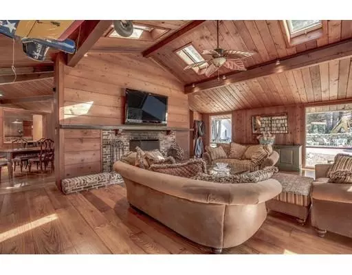 Harvard, MA 01451,27 Warren Ave