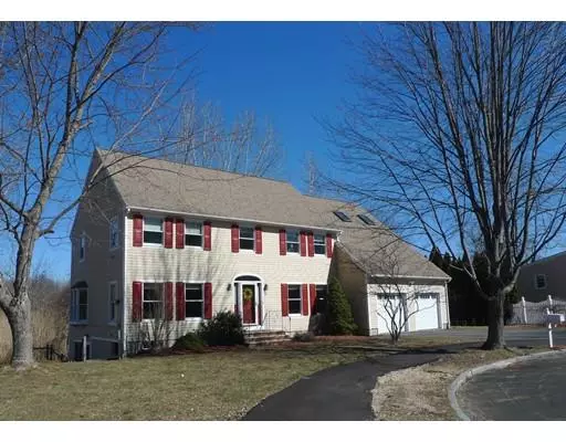 25 Tobey Ln, Wakefield, MA 01880