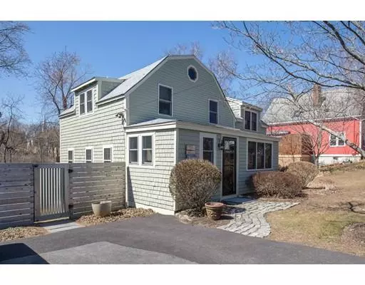 17 S Pond St, Newbury, MA 01951