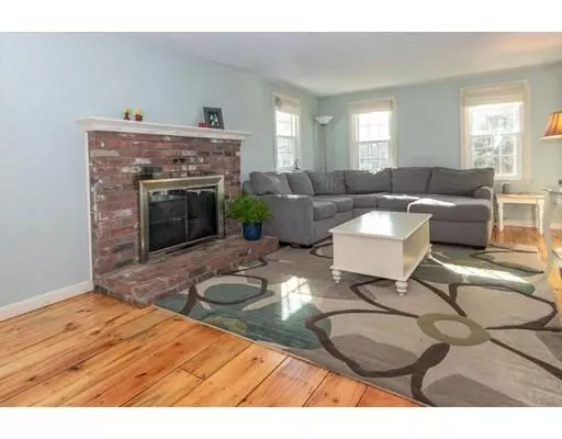 Plymouth, MA 02360,18 Queen Dr