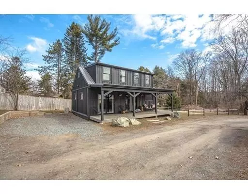 8-R Rolfes Ln, Newbury, MA 01951