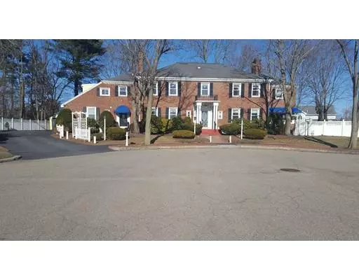 15 Lakeshore Drive, Wakefield, MA 01880