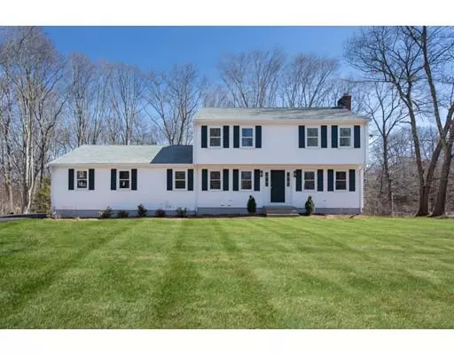 160 Dailey Dr, Franklin, MA 02038