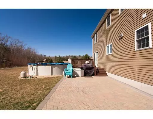 Uxbridge, MA 01569,25 Sand Wedge Drive