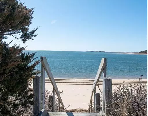 Wellfleet, MA 02667,625 Old Wharf Rd