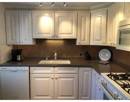 Acushnet, MA 02743,11 Monmouth St.