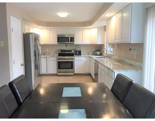 Grafton, MA 01536,17 Meadow Lane