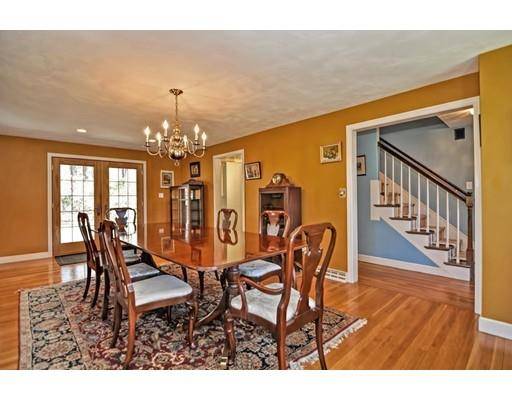 Medfield, MA 02052,48 Cypress St