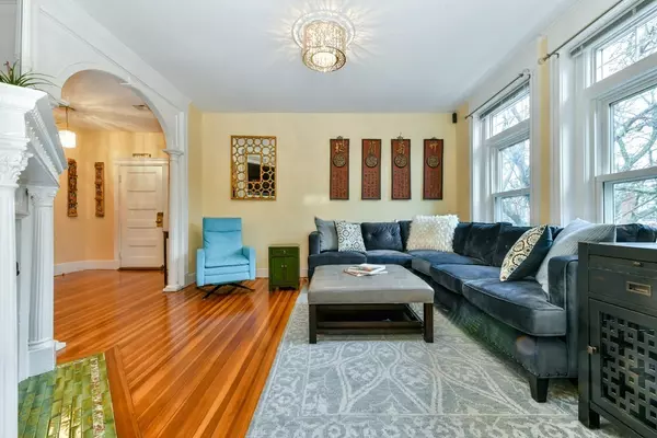 Brookline, MA 02445,17 Strathmore Rd #3