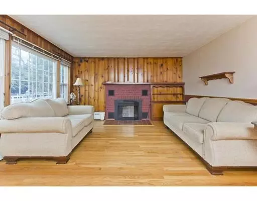 Palmer, MA 01069,18 Shaw St