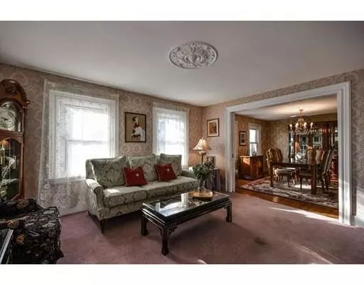 Natick, MA 01760,37 West Central St