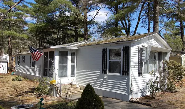 36 Adams Circle, Carver, MA 02330