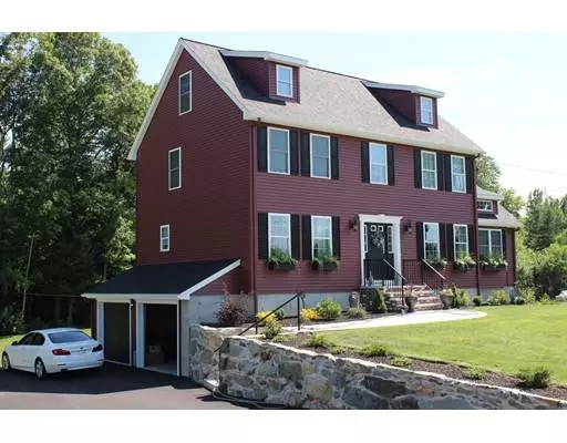 55 Katherine Dr, Taunton, MA 02780