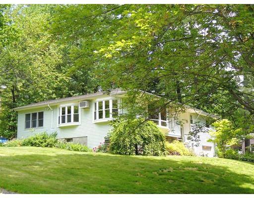 67 North St, Granby, MA 01033