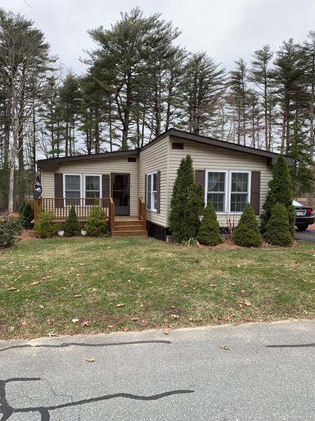 27 Pipers Way, Carver, MA 02330