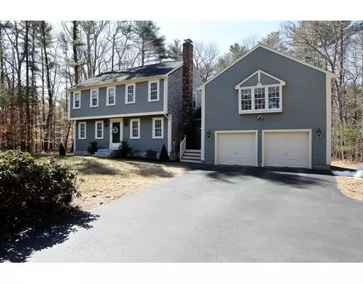 4 Robinson Creek Rd, Pembroke, MA 02359