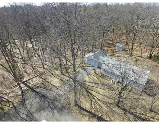 South Hadley, MA 01075,7 Greenacre Rd