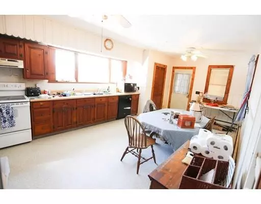 South Hadley, MA 01075,395 Hadley St