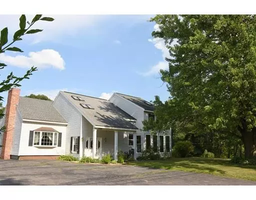 1299 Lancaster Ave, Lunenburg, MA 01462