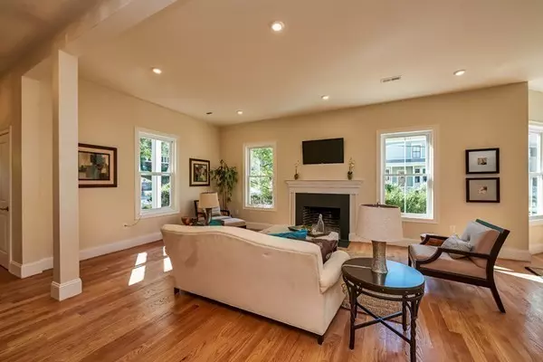 Newton, MA 02459,41 Cypress St #1