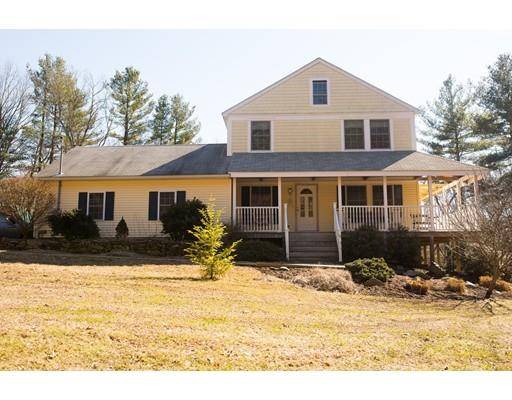 32 Fish Rd, Dudley, MA 01571