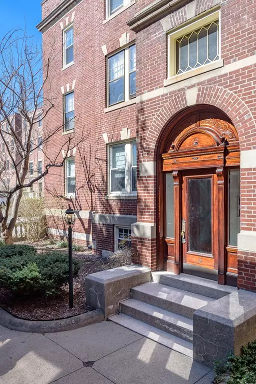 Brookline, MA 02446,15 Short Street #4