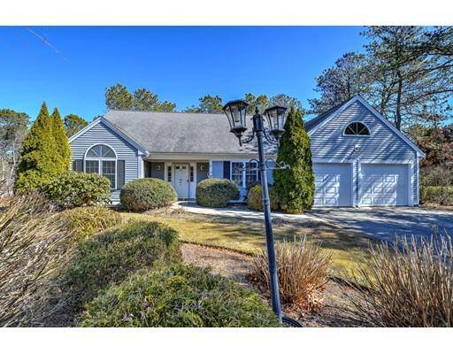 81 Meadowbrook Rd, Mashpee, MA 02649