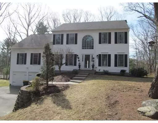 3 Harlow Pond Ct, Franklin, MA 02038