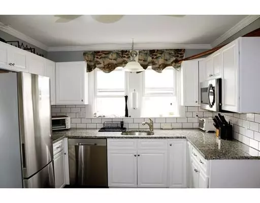 Hull, MA 02045,18 Q Street