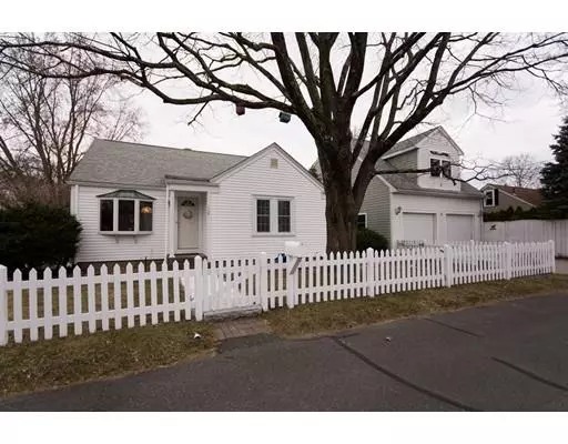 Seekonk, MA 02771,128 Greenfield St