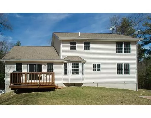 Kingston, NH 03848,2 Derby Ln