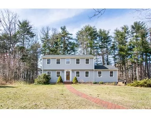 32 Evergreen Way, Medfield, MA 02052