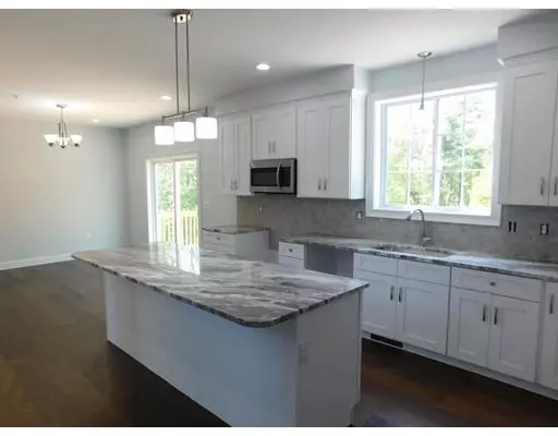 Swansea, MA 02777,91 Idlewoods Drive