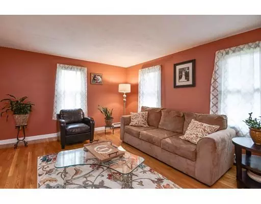 Framingham, MA 01702,6 Flagg Drive