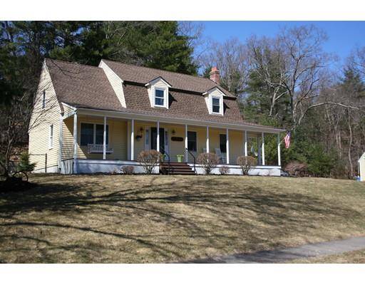 5 Ingrid Dr, Wrentham, MA 02093