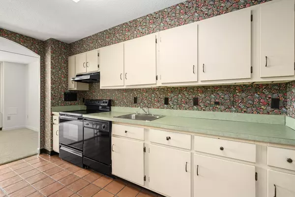 Brookline, MA 02446,50 Longwood Ave #615