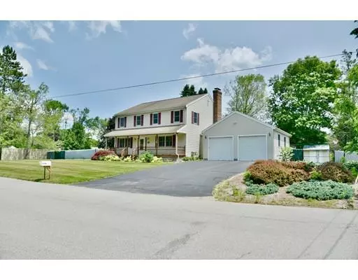 12 Knollwood Rd, Dudley, MA 01571