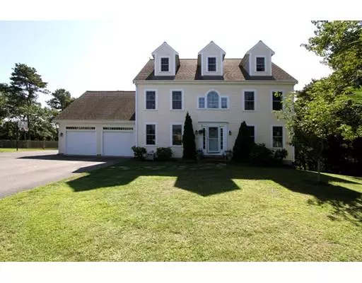 36 Old Carriage Dr, Harwich, MA 02645