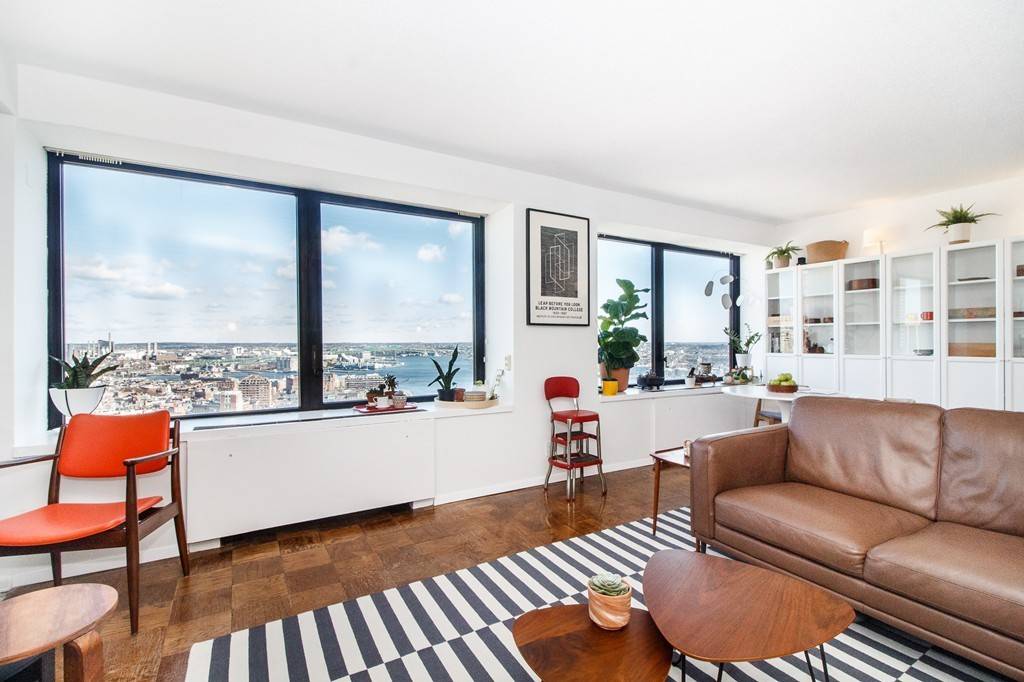 85 East India Row #33H, Boston, MA 02110