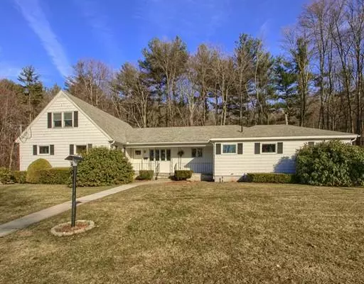 25 Cloverleaf Rd, Leominster, MA 01453