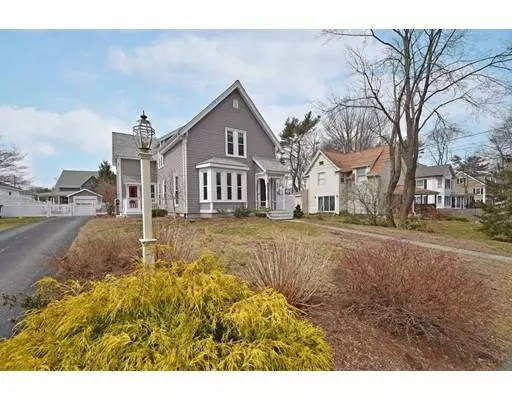 84 Hamilton St, Abington, MA 02351