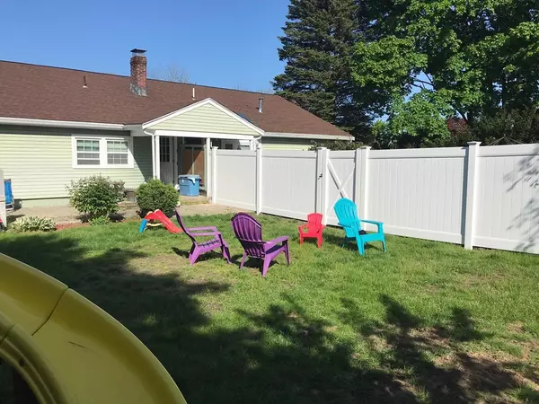 Milford, MA 01757,12 Park Lane Ave #12