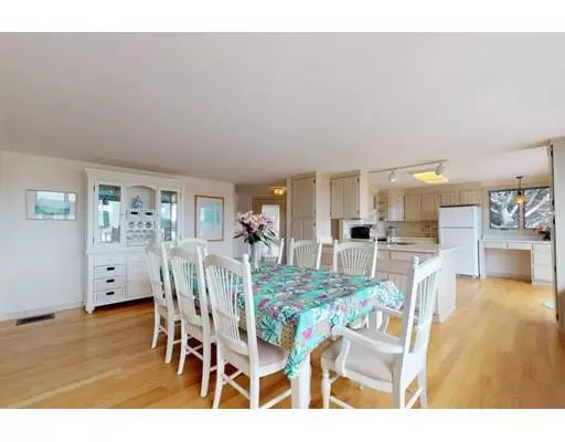 Eastham, MA 02642,305 Mary Chase Rd