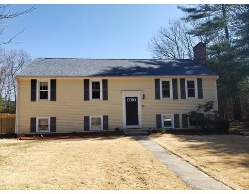 135 Blueberry Ln, Taunton, MA 02780