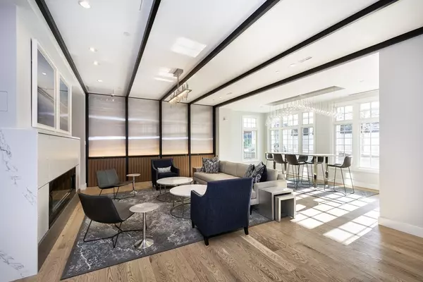 Hingham, MA 02043,10 Shipyard Drive #103