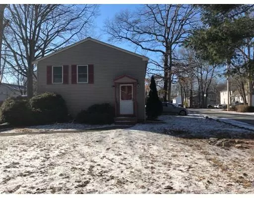 3 King Rd, Holbrook, MA 02343