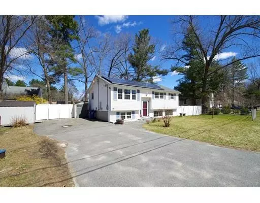 14 Wicasse Rd, Tyngsborough, MA 01879