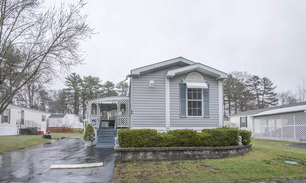 Raynham, MA 02767,61 Tucker Terrace