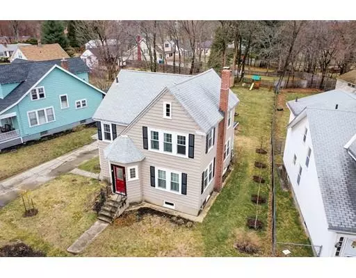 27 Hammond St, Leominster, MA 01453