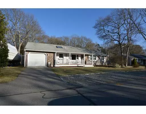 103 Alcott Rd, Falmouth, MA 02536